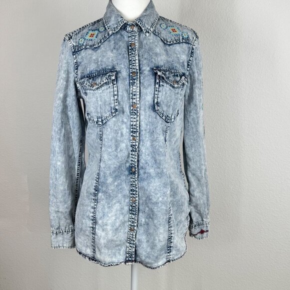 RRR Womens Southwestern Shirt Denim Snap Embroidered Indigo Acid Wash - Picture 1 of 13